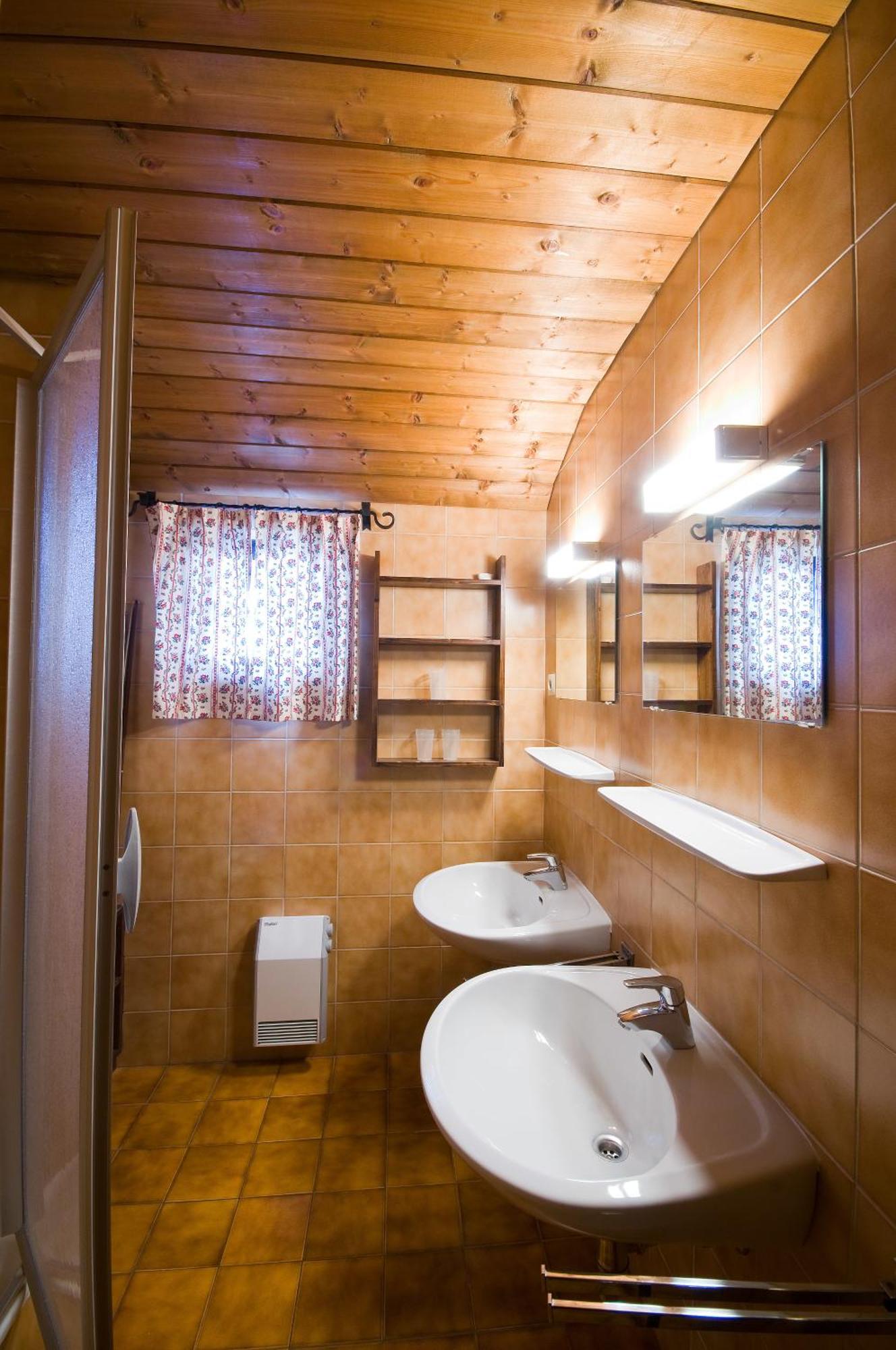 Alpenhaeuser Marcius Sonnenalpe Nassfeld Kamer foto